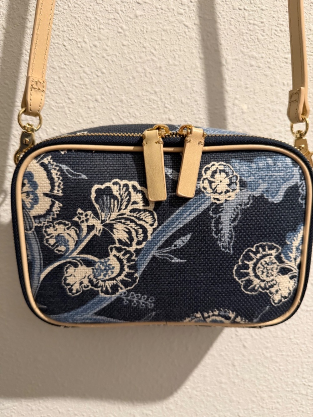 Spartina 449 Meryl Phone crossbody - Picture 3 of 8